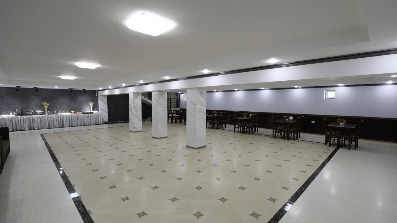 Sharq Hotel Urgench Exterior photo